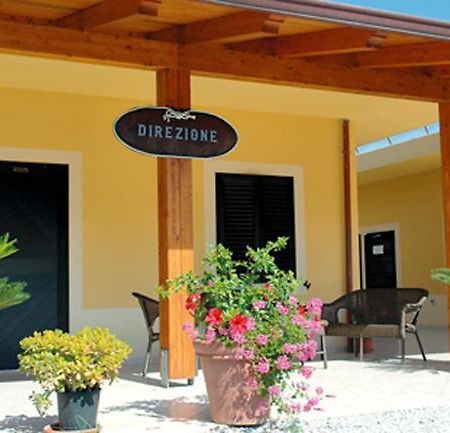 Residenza Marinella Aparthotel แซมโบรเน ภายนอก รูปภาพ