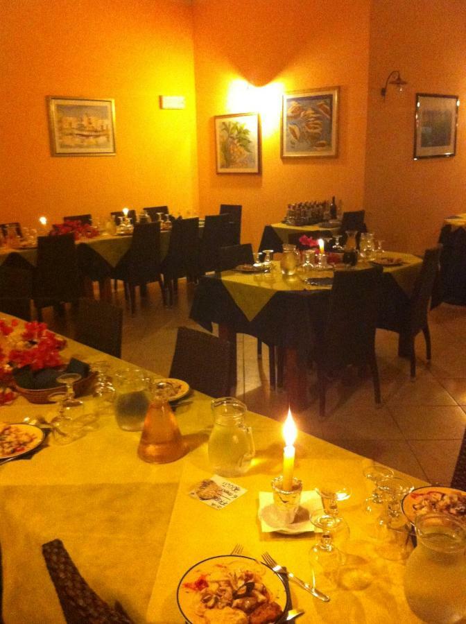 Residenza Marinella Aparthotel แซมโบรเน ภายนอก รูปภาพ